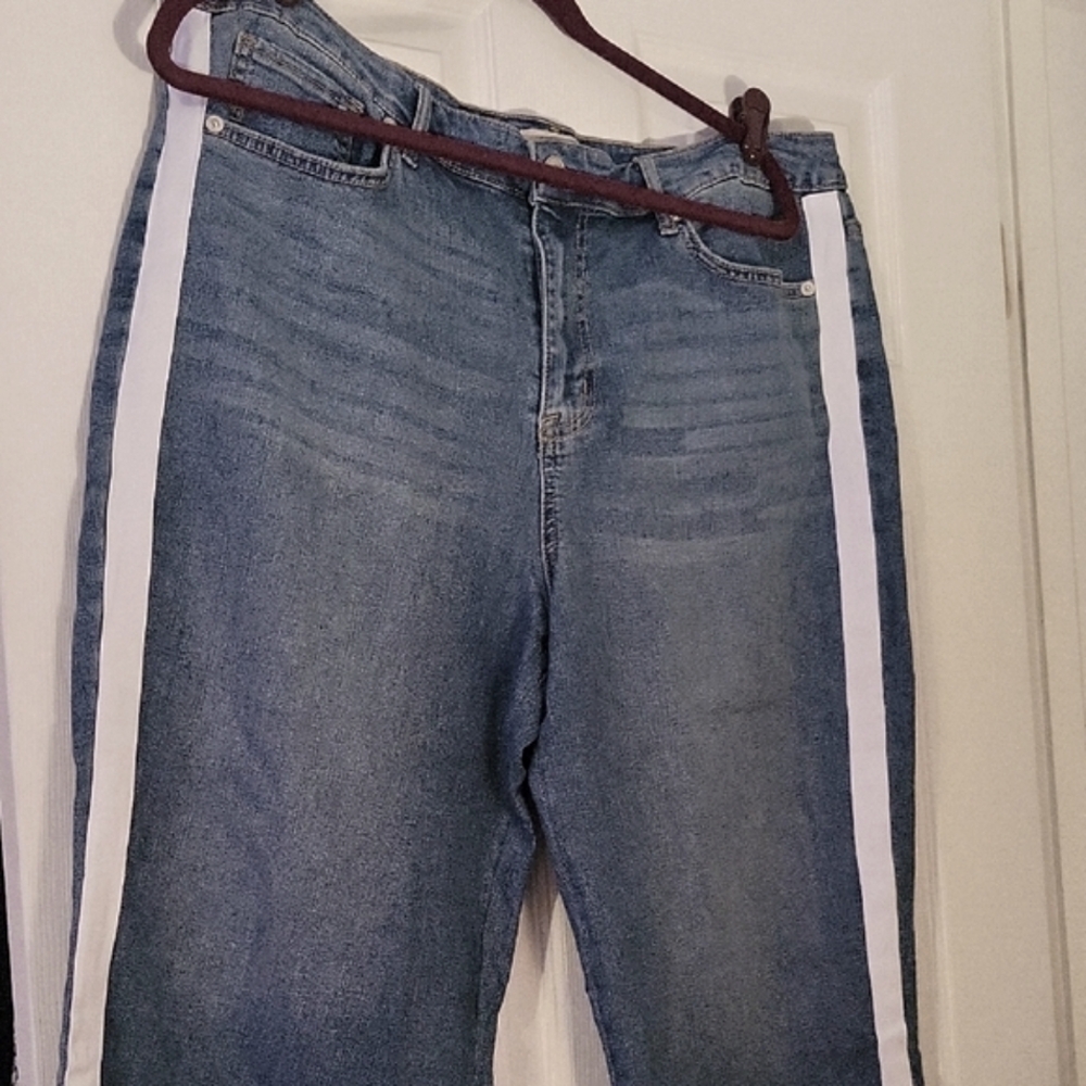 NWOT LOGO Wide Crop Denim with White Stitching